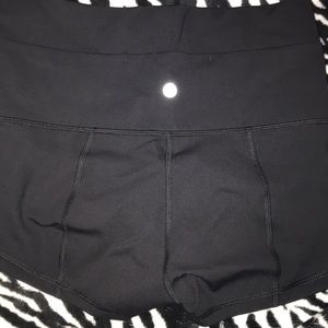 NEW WITHOUT TAGS never worn Wunder Short